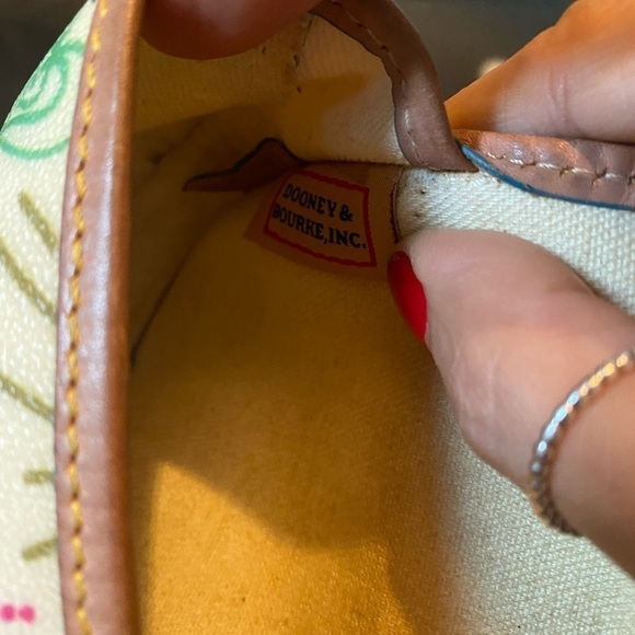 Retired Vintage Dooney & Bourke Disney Sketch Print Wristlet - Picture 10 of 10